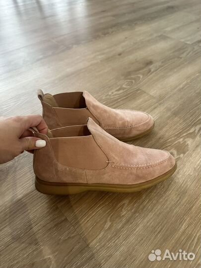 Женские ботинки