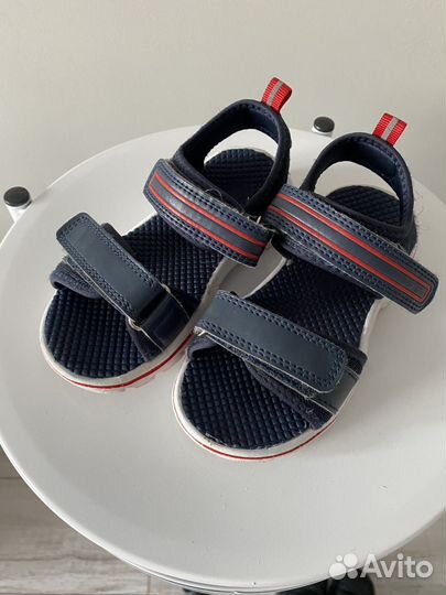 Обувь детская сапоги и сандалии 26-28