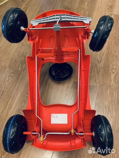 Машина с педалями детская