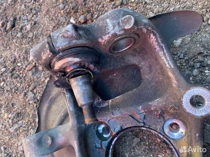 Кулак поворотный передний левый Audi Q7 4M