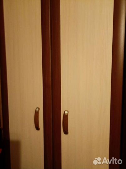 Угловой шкаф