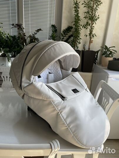 Коляска 3 в 1 Adamex Chantal SE DeLuxe