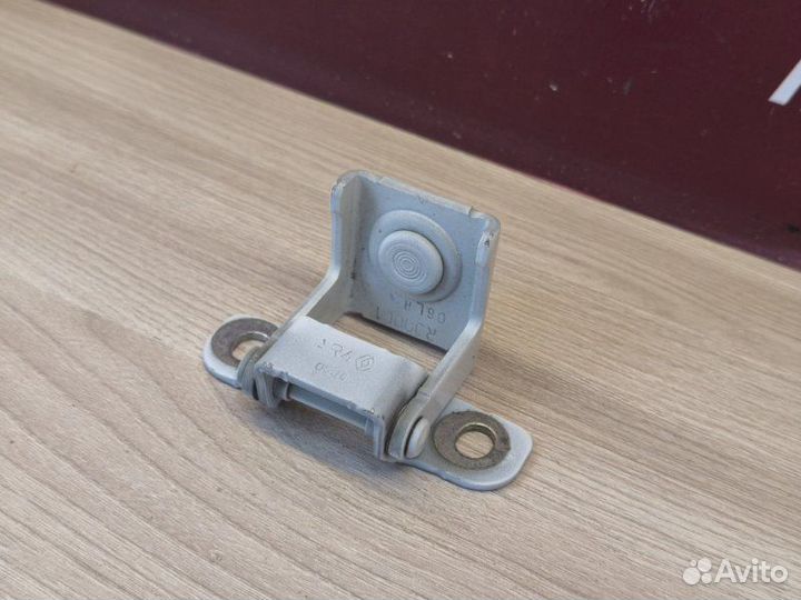 Петля двери багажника LADA X-Ray Cross