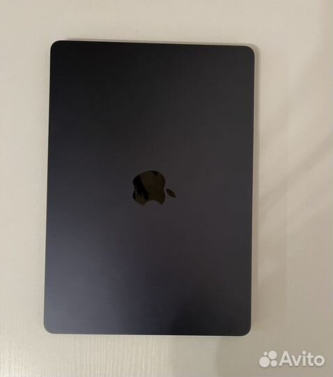 Macbook Air 13.6 m2 256gb 2022 в темно-синем цвете