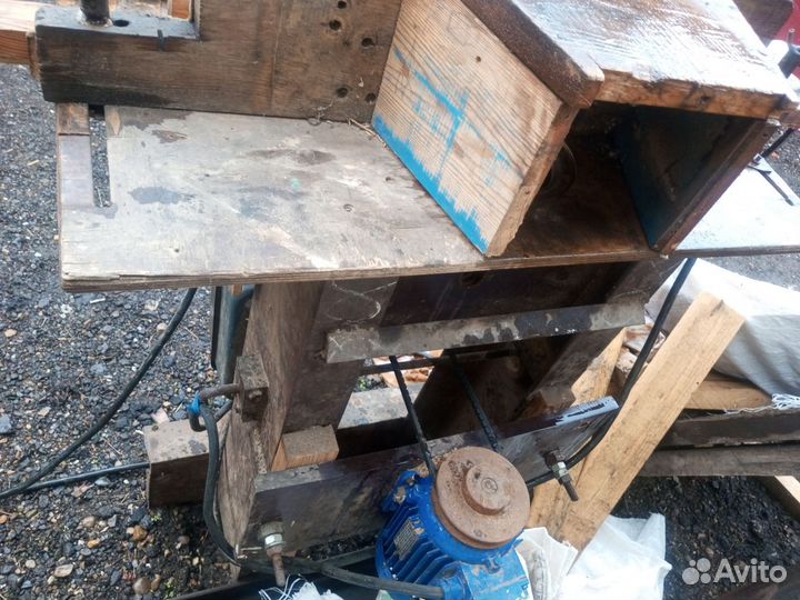 Фрезерный станок по дереву бу 3 шт с разной фрезой