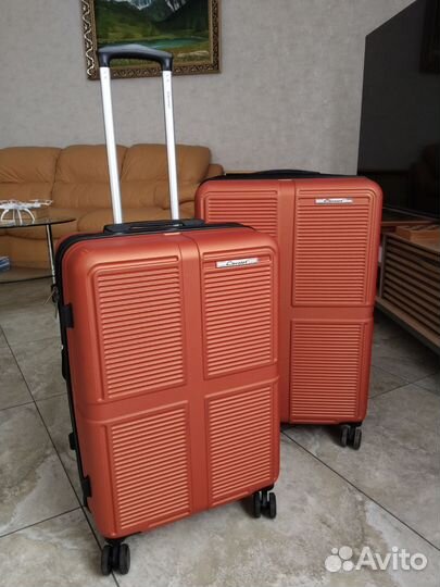 Чемодан на колесах