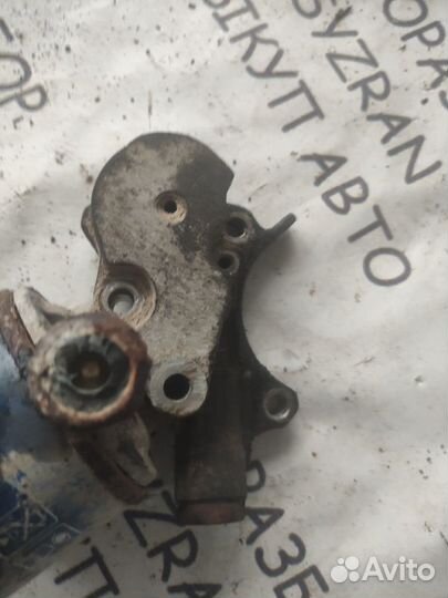 Крепления масляного фильтра Mitsubishi Galant 2.4