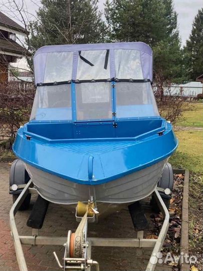 Лодка моторная