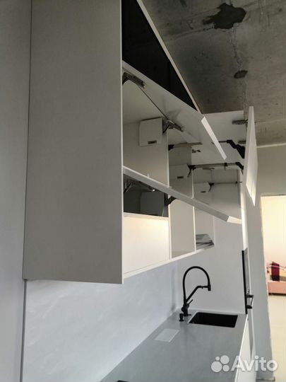 Кухня на заказ в современном стиле 22