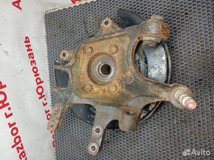 Кулак задний правый Kia Sorento XM