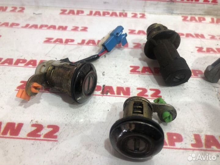 Замок зажигания с личинками Mitsubishi Pajero