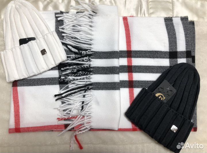 Комплекты женские: шапка и палантин
