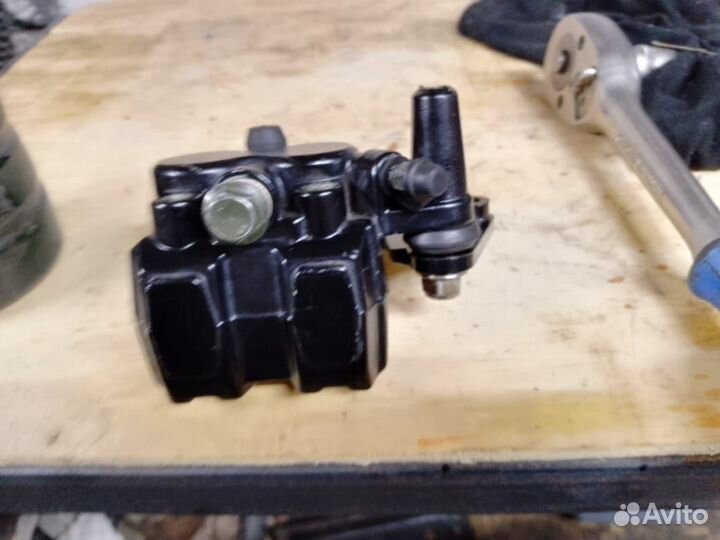 Суппорт передний