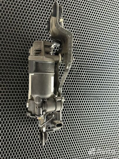 Компрессор пневмоподвески bmw x5e70