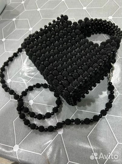 Сумка из акриловых бусин ручной работы