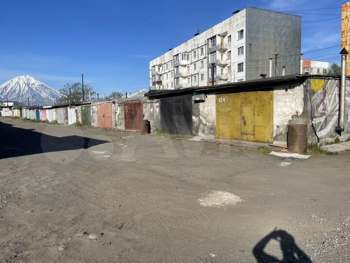 Гараж, > 30 м²