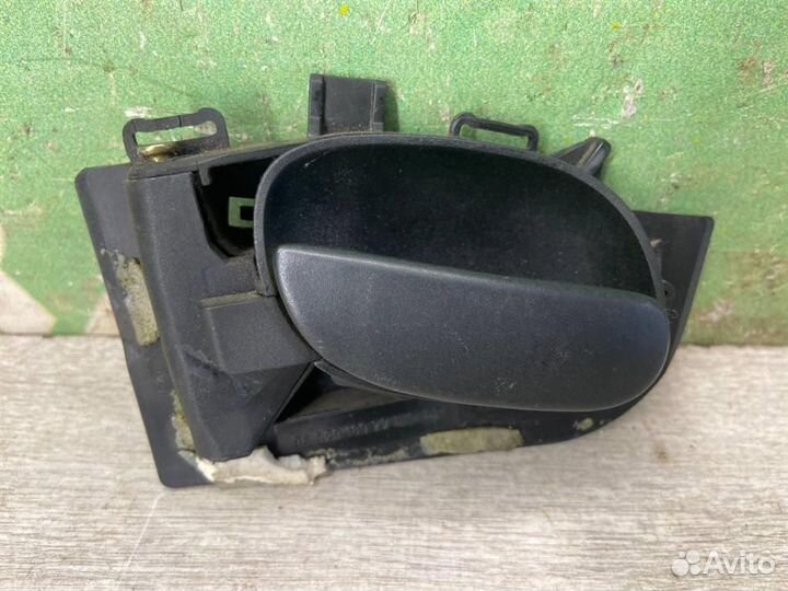 Ручка двери передней внутренняя левая Пежо 206