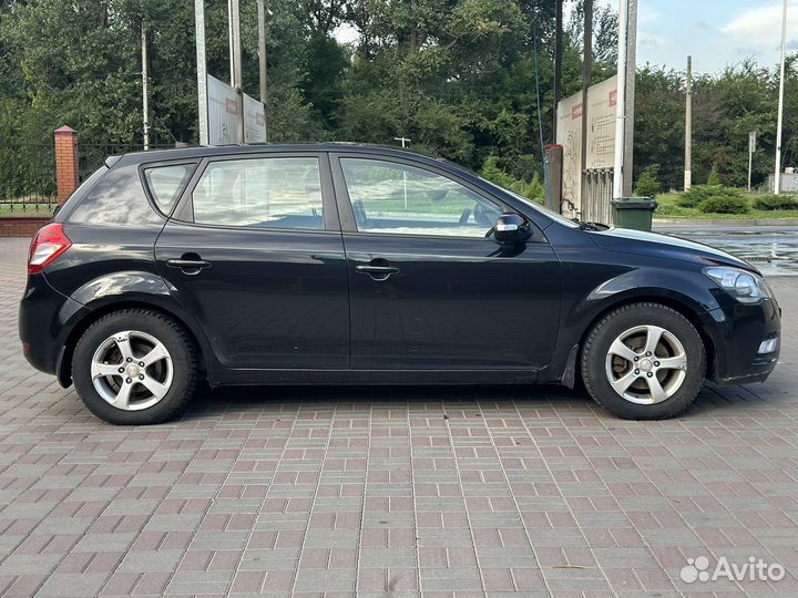 Kia Ceed 1.6 AT, 2011, 252 363 км
