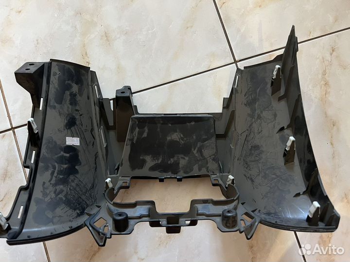 Накладка на торпеду центральная нижняя Hyundai