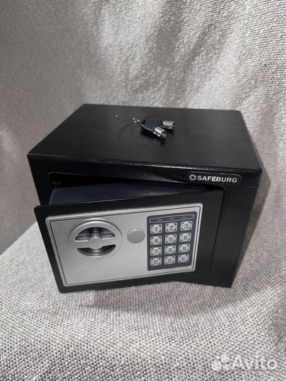 Сейф с электронным звонком