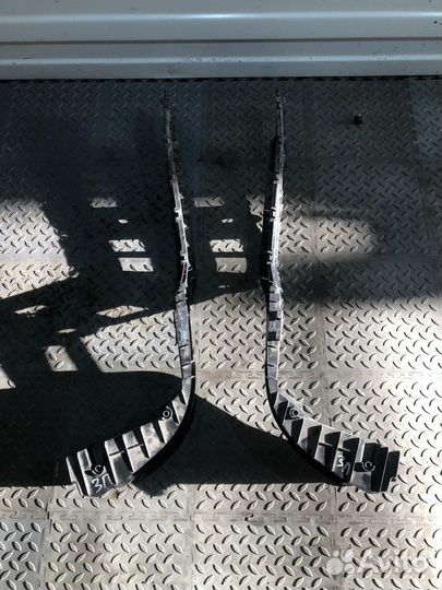 Кронштейн заднего бампера правый