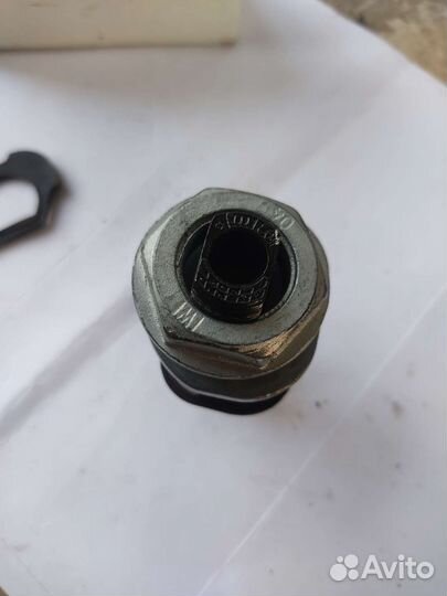 Упор багажной двери BMW X5