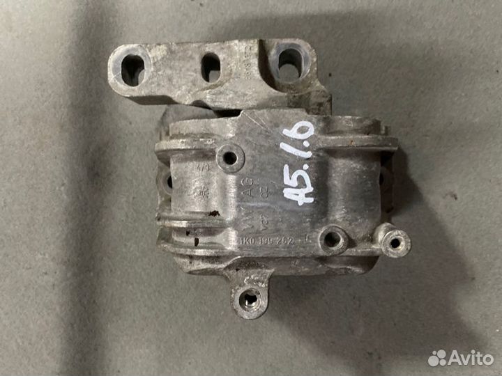 Опора двигателя правая Skoda Octavia лифтбек А5