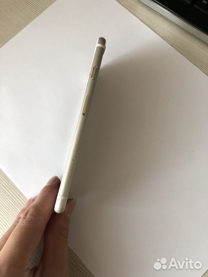 Телефон iPhone 6