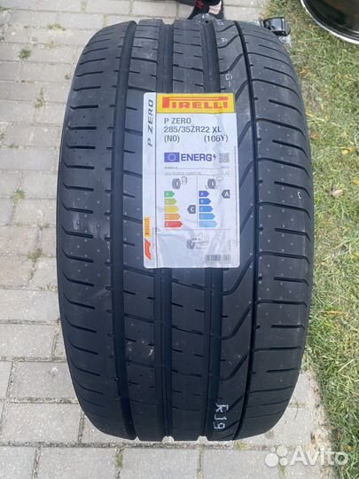 Pirelli P Zero PZ4 285/30 R22 106Y