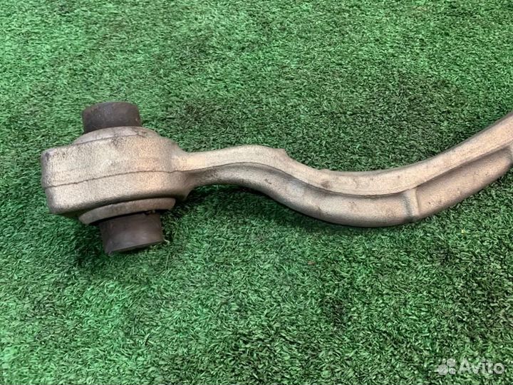 Рычаг поперечный передний правый Mercedes-Benz