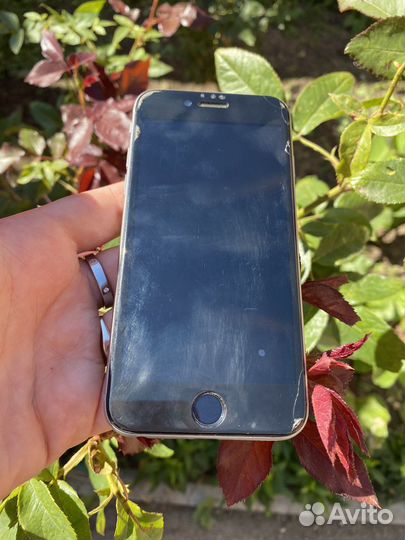 Телефон iPhone 6s