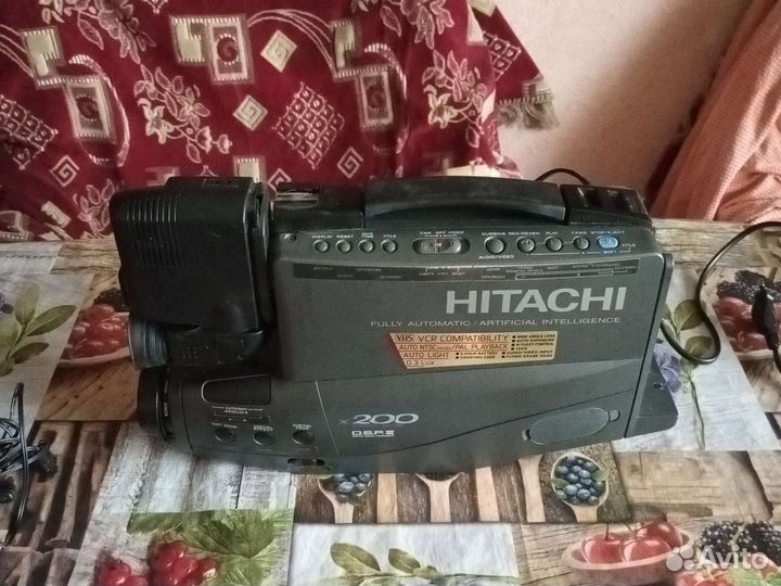 Видеокамера Hitachi VM-7380 E