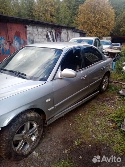 Hyundai Sonata 2.0 МТ, 2004, битый, 250 000 км