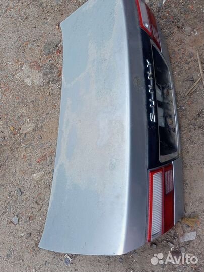 Крышка багажника на Nissan Sunny B14