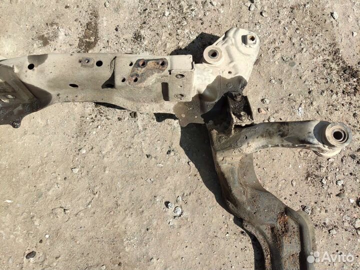 Подрамник Hyundai sonata 4