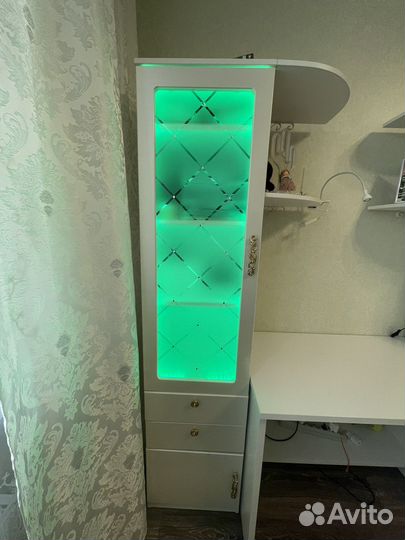 Стол комьютерный.Кровать односпальная.Шкафы