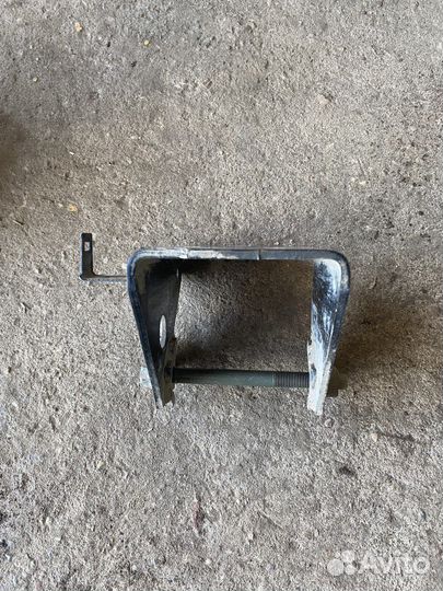 Кронштейн задней опоры Nissan Murano Z50