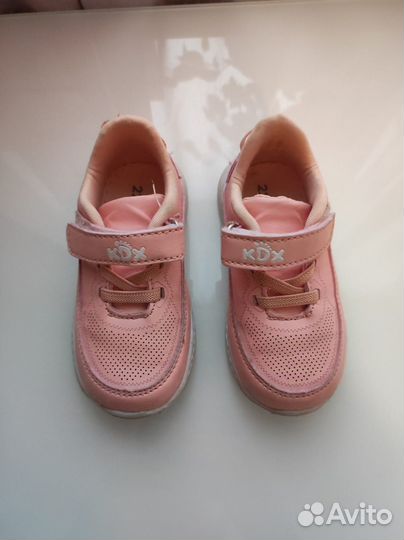 Кроссовки для девочки 22
