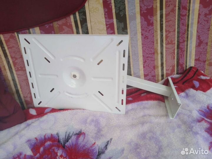 Полка метал на стену для телевизора