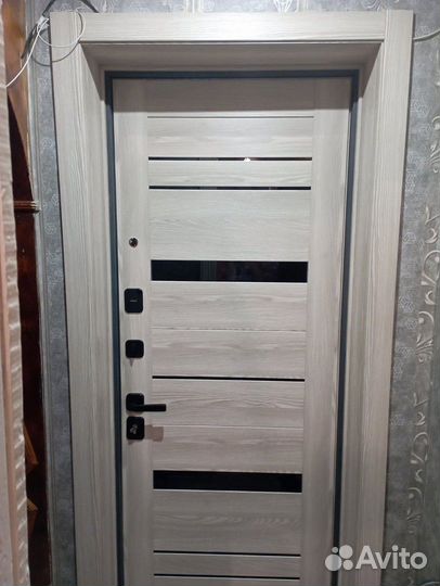 Квартирная дверь