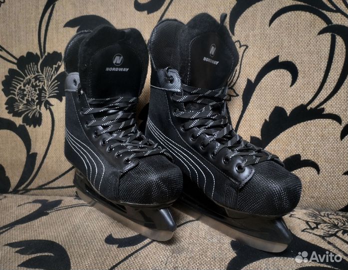 Коньки хоккейные 42 размер