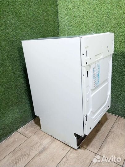 Узкая встраиваемая посудомоечная машина Whirlpool