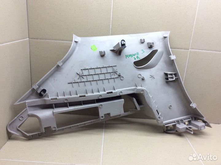 Обшивка стойки задняя правая Renault Megane 3