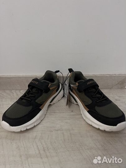 Кроссовки 34 для мальчика Jomoto