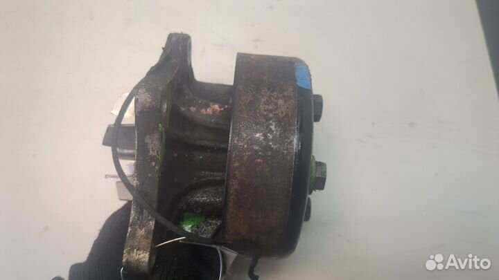 Насос водяной Toyota Avensis 2, 2004