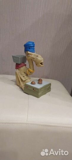 Плюющий Верблюд