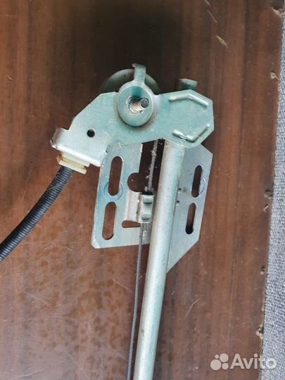 Стеклоподъемник задний правый Лада Гранта седан