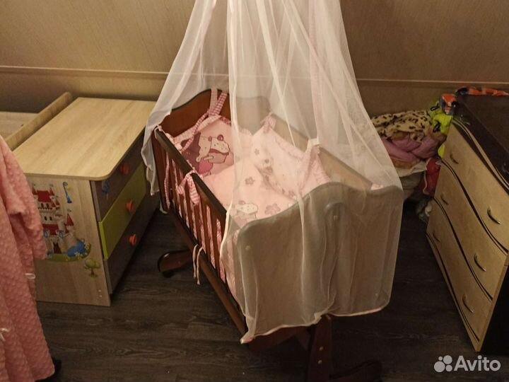 Колыбель с балдахином