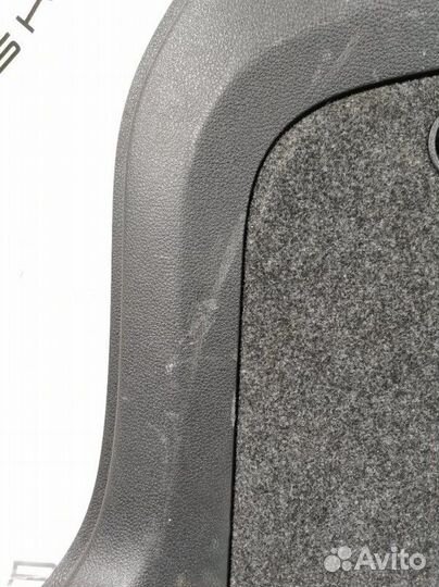 Обшивка багажника левая Volkswagen Tiguan 2008-2