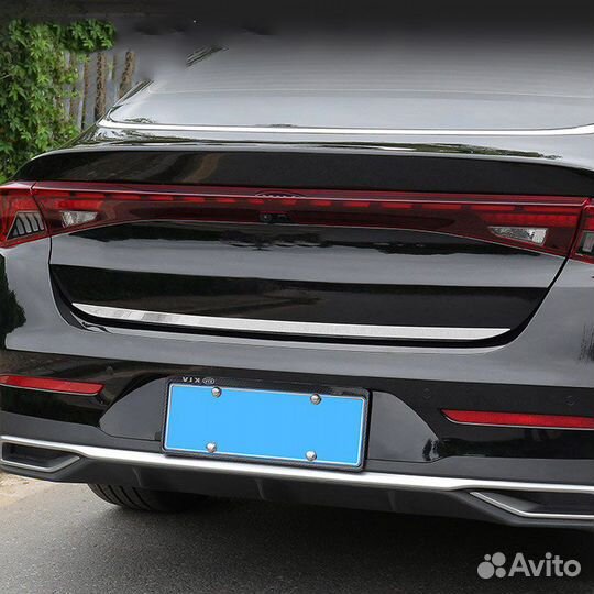 Хром молдинг на багажник нижний Kia K5 2020-2022